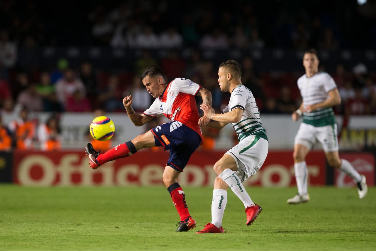 Santos acumula siete goles a favor por cinco en contra en las primeras cuatro jornadas de la competencia.