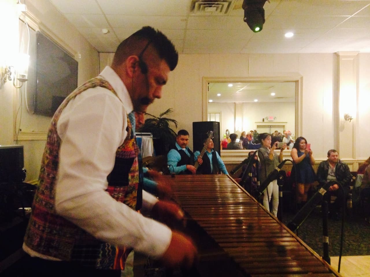 Walter Camajá cumplió su sueño de tener una marimba en NY.