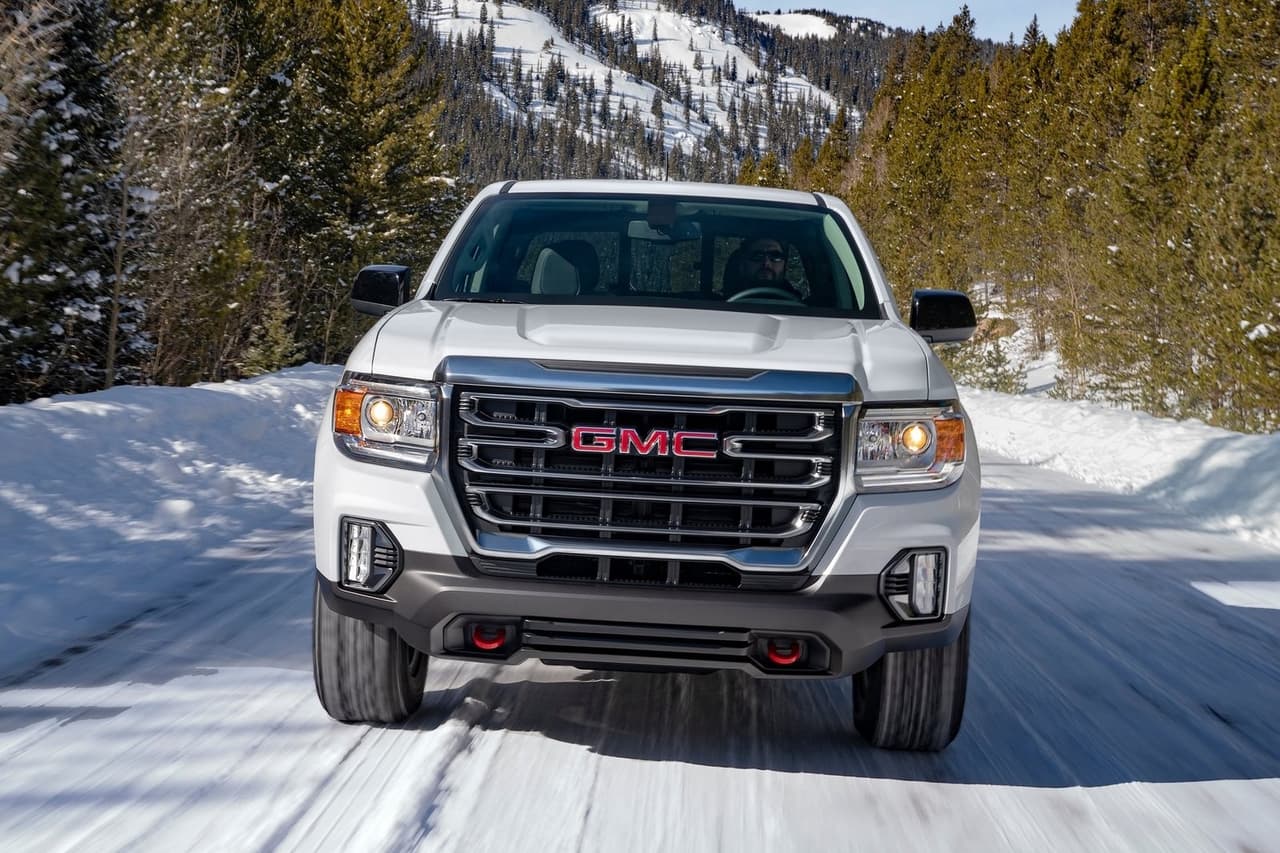 <h3 class="cms-H3-H3"><b>Pickup con motor diésel - GMC Canyon Diesel 2021</b></h3>
<br>
<br>
<b>Versión más eficiente: </b>4 cilindros en línea de 2.8 litros, transmisión automática de 6 velocidades, RWD
<br>
<br>
<b>Economía de combustible:</b> 23 mpg combinado (20 mpg en ciudad / 30 mpg en carretera)
<br>
<br>
<b>Precio inicial: </b>39,325 dólares
<br>
<br>
<b>Capacidad de remolque: </b>7,700 libras
<br>
<br>
<b>Capacidad de carga útil:</b> 1,470 libras