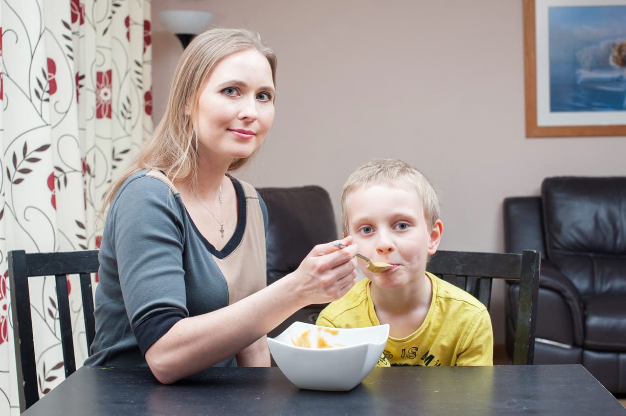 Ocean Russell, de tan solo siete años adora la sopa y todos los alimentos líquidos; de hecho son los únicos alimentos que prueba desde que tenía cuatro años.