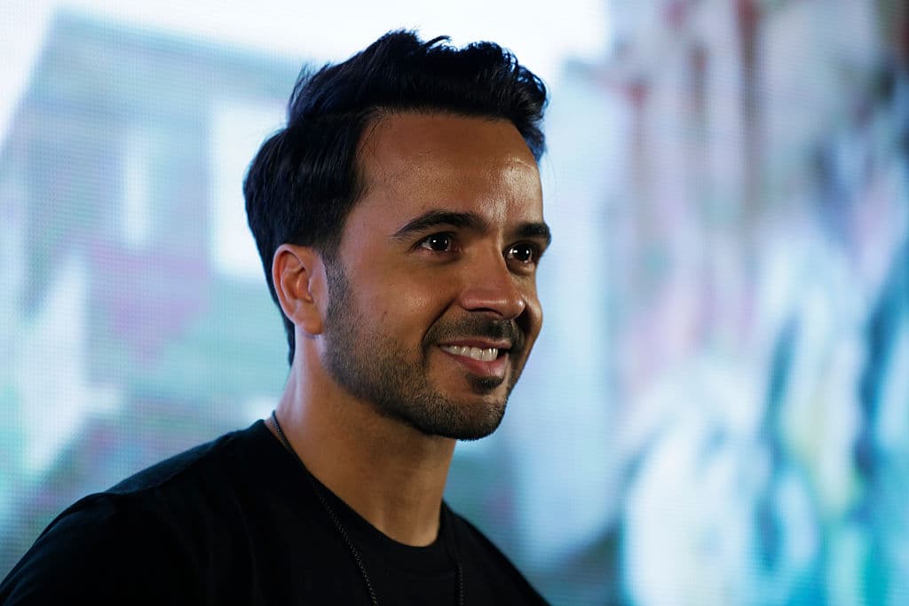 Luis Fonsi did a small performance for special needs kids