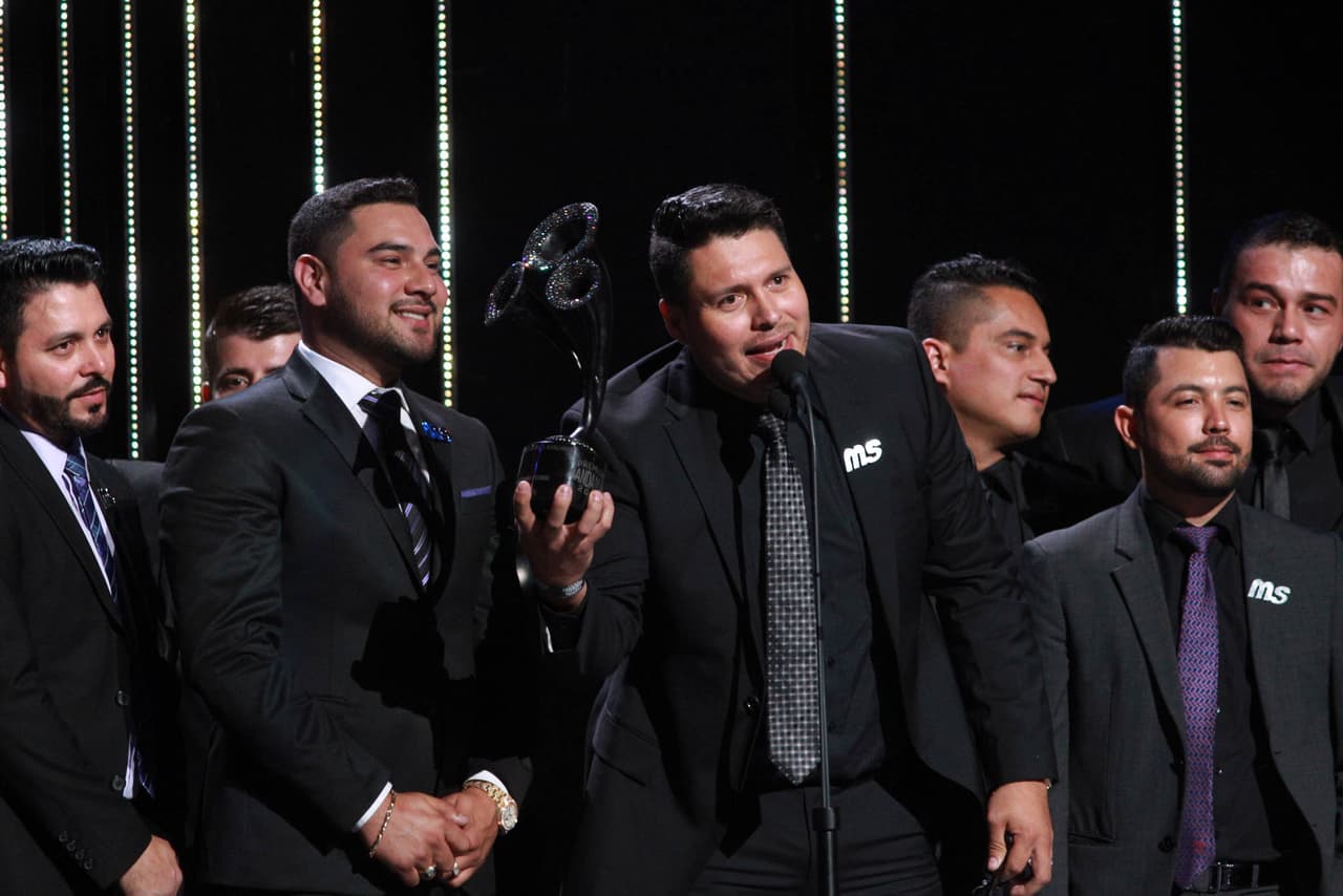 Pero los afortunados ganadores en la categoría Banda del Año, fue la Banda MS, quien además ganó el premio del Video Más Pedido por el tema titulado, 'A Lo Mejor'.