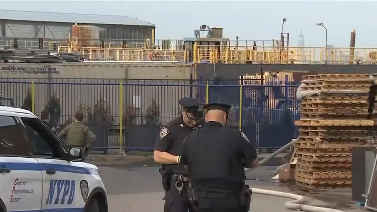 Incendio en astillero de Staten Island, NY: Una persona murió y hay más de 30 heridos