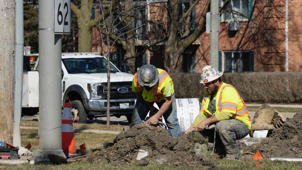 EEUU creó 303,000 empleos en marzo, un dato impresionante que superó predicciones