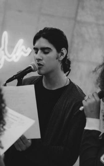 Sin decaer un solo instante, Félix mantiene la concentración durante los ensayos.