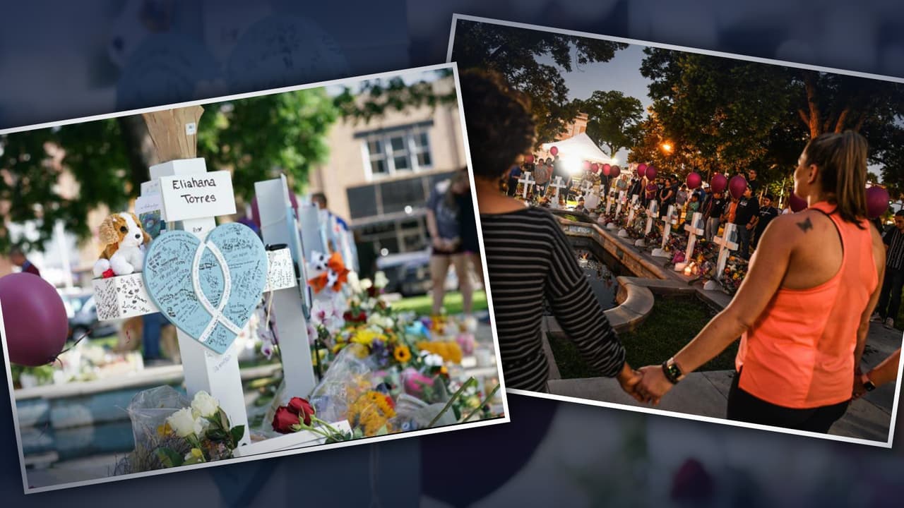 La plaza Town Square se ha convertido en un espacio para que padres, madres, familiares, amigos y vecinos de la comunidad escriban sus mensajes de amor en las cruces y lleven peluches.