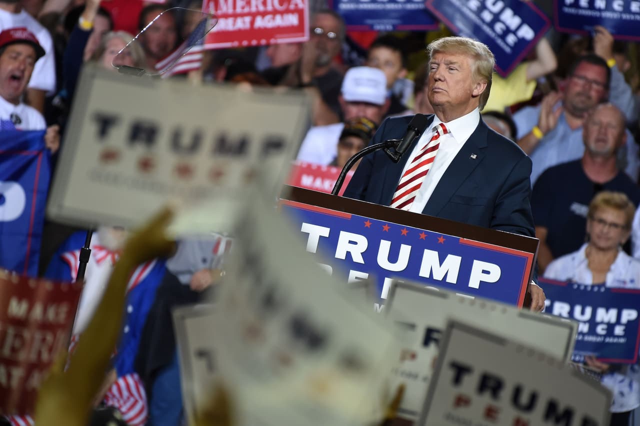 Trump hace campaña este sábado en Arizona, uno de los estados en disputa en estas presidenciales.