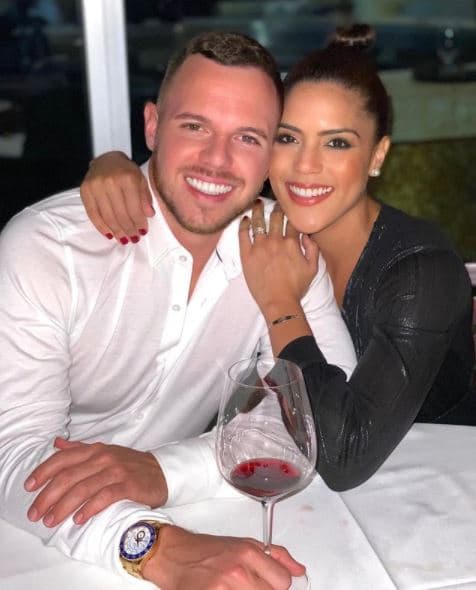 La exreina de Nuestra Belleza Latina aclaró que los planes de boda religiosa siguen en pie, pero no hay fecha aún para realizarse y reflexionó sobre lo que este 2020 le ha dejado a nivel personal: "Creo que una de las lecciones más importantes que nos ha dejado este año es vivir el ahora, porque uno no sabe lo que va a pasar mañana".