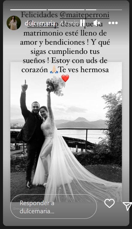 Tanto Herrera como Dulce María felicitaron a Perroni y a Tovar por su enlace matrimonial. Lo hicieron a través de mensajes en redes sociales. 
<br>