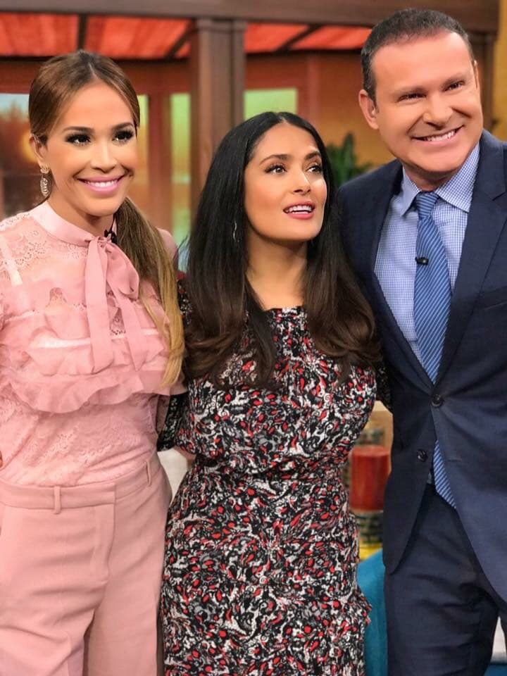 Karla y Alan posando con su compatriota.