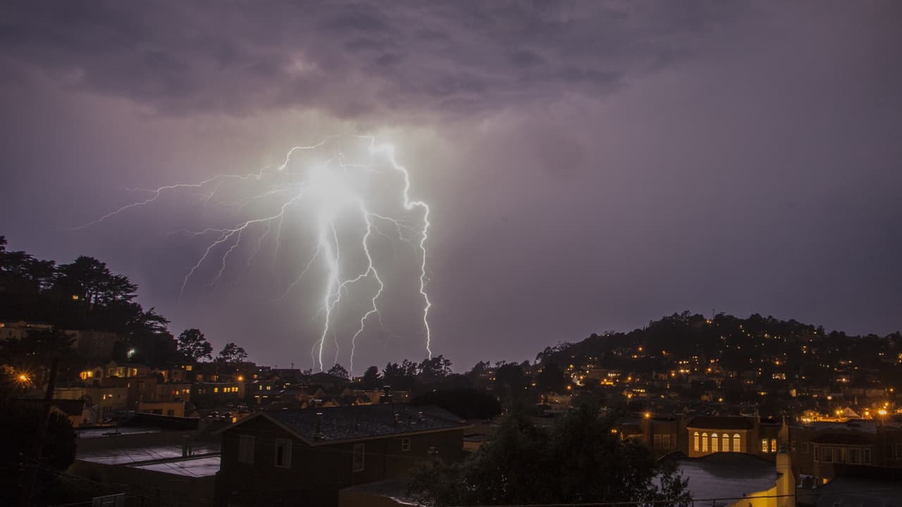 Pronostican fuertes tormentas eléctricas, inundaciones repentinas y tornados en gran parte del este de EEUU