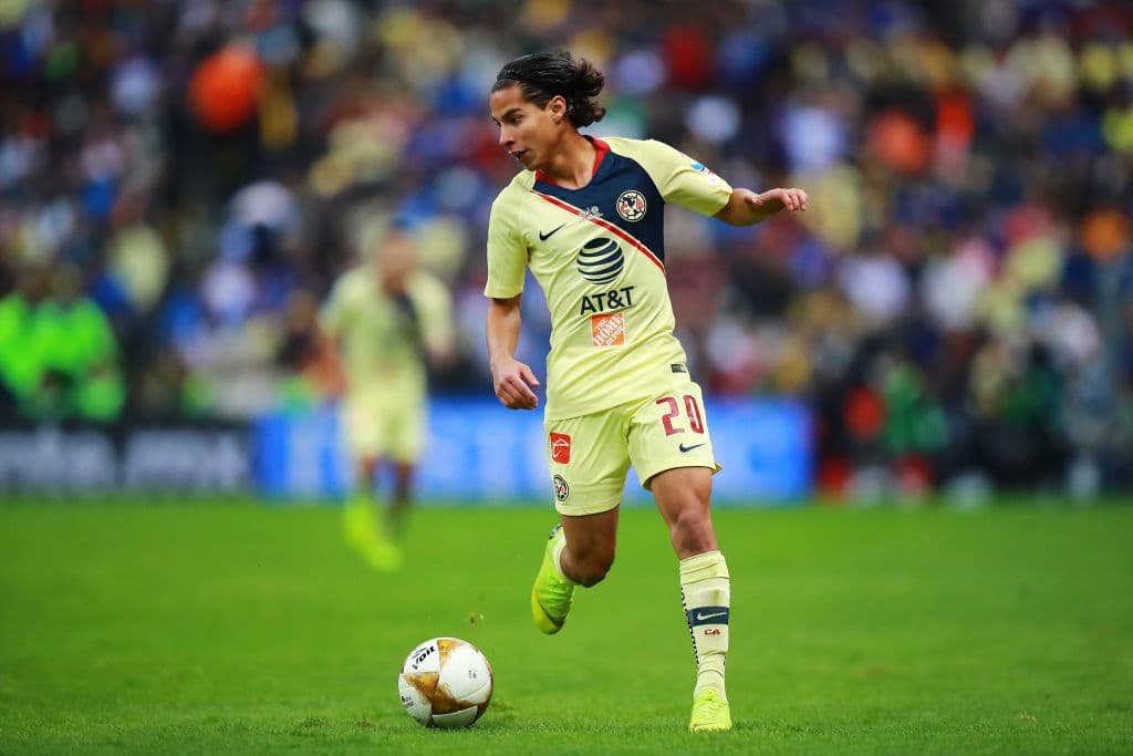 Diego Lainez dejó a las Águilas para fichar por el Betis; la transferencia se logró con 16.6 millones de dólares.