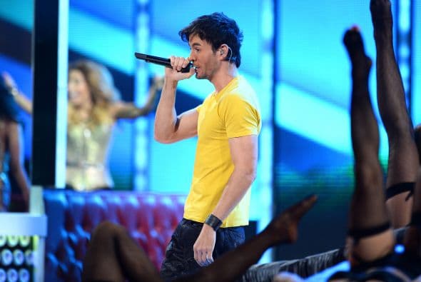 El español tiene cinco nominaciones a Latin GRAMMY, la mayoría por su éxito 'Bailando'.