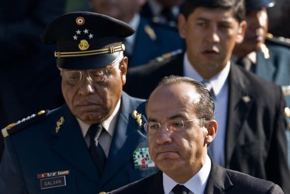 Esa muerte afectó demasiado a Calderón porque además de que Mouriño era uno de sus más cercanos colaboradores era su amigo entrañable y es a quien perfilaba para sucederlo en el 2012.