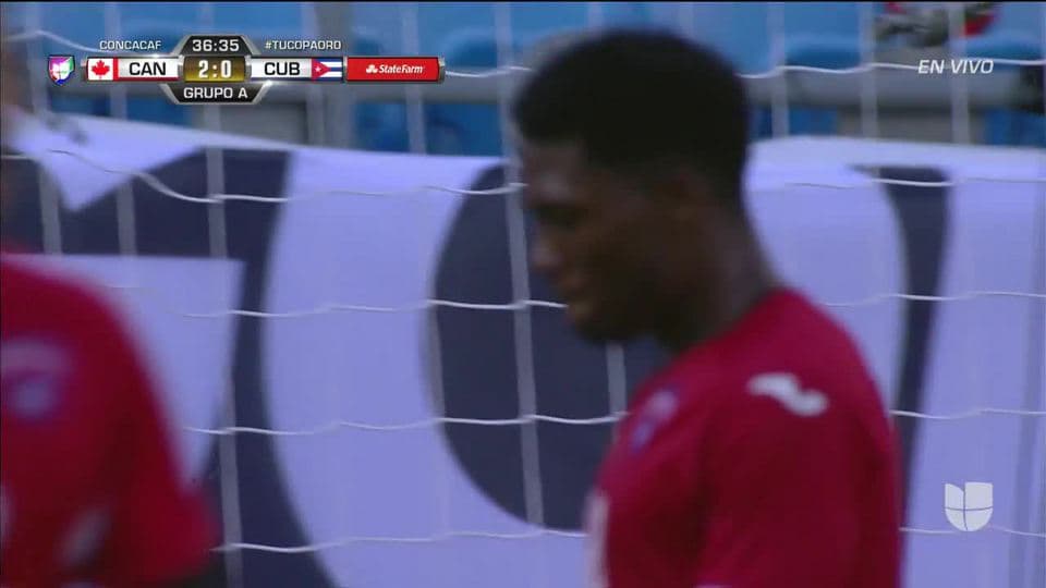 Tiro desviado de Aricheell Hernández