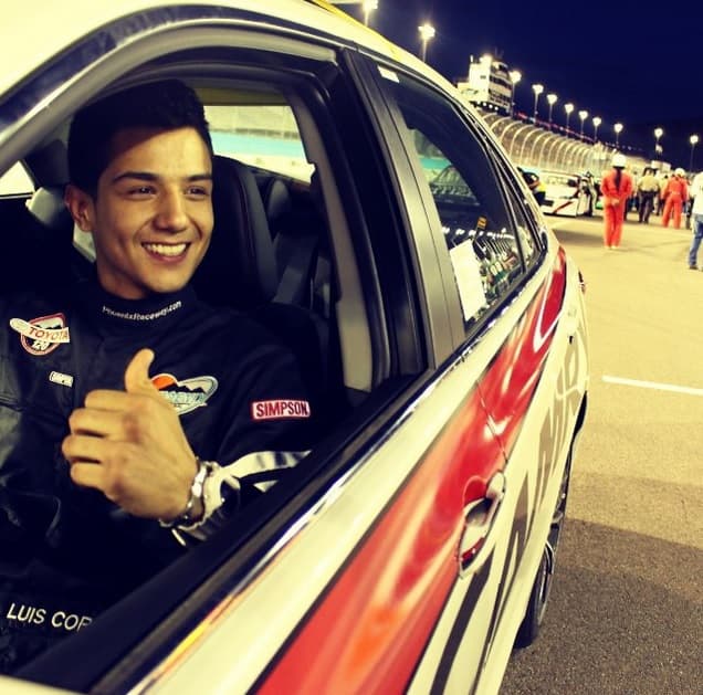 El cantante, quien verás próximamente en Premios Juventud tiene una larga colección de fotos locas en su Instagram.