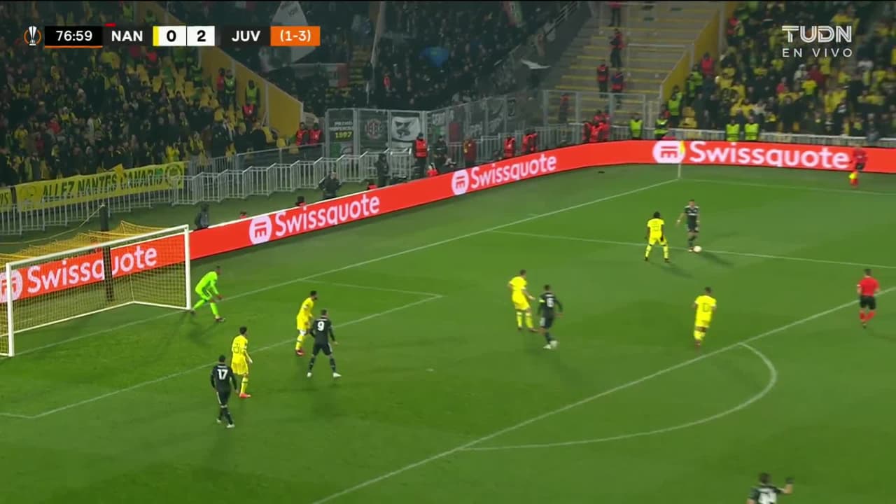 ¡GOL!  anota para Juventus. Ángel Di María