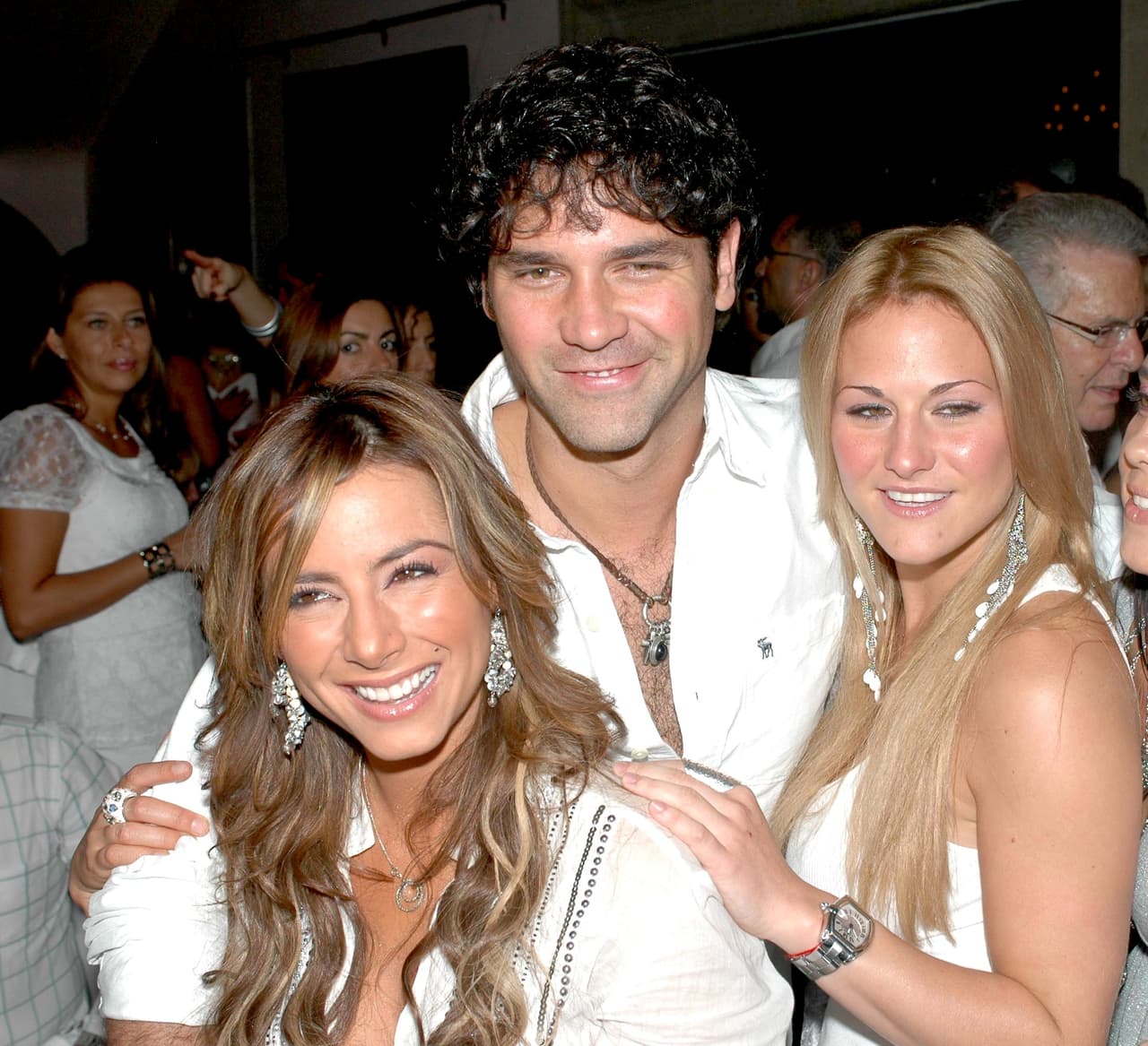 Sin embargo, 
<b><a href="https://peopleenespanol.com/article/valentino-lanus-desmiente-nuevo-romance/" target="_blank">el actor desmintió el supuesto romance</a></b> asegurando que Lizaldi era "una gran amiga y una persona que admiro mucho". Dijo sentirse incómodo de que su amistad fuera vista como algo más, "somos grandes amigos y hasta ahí", dijo a los medios.