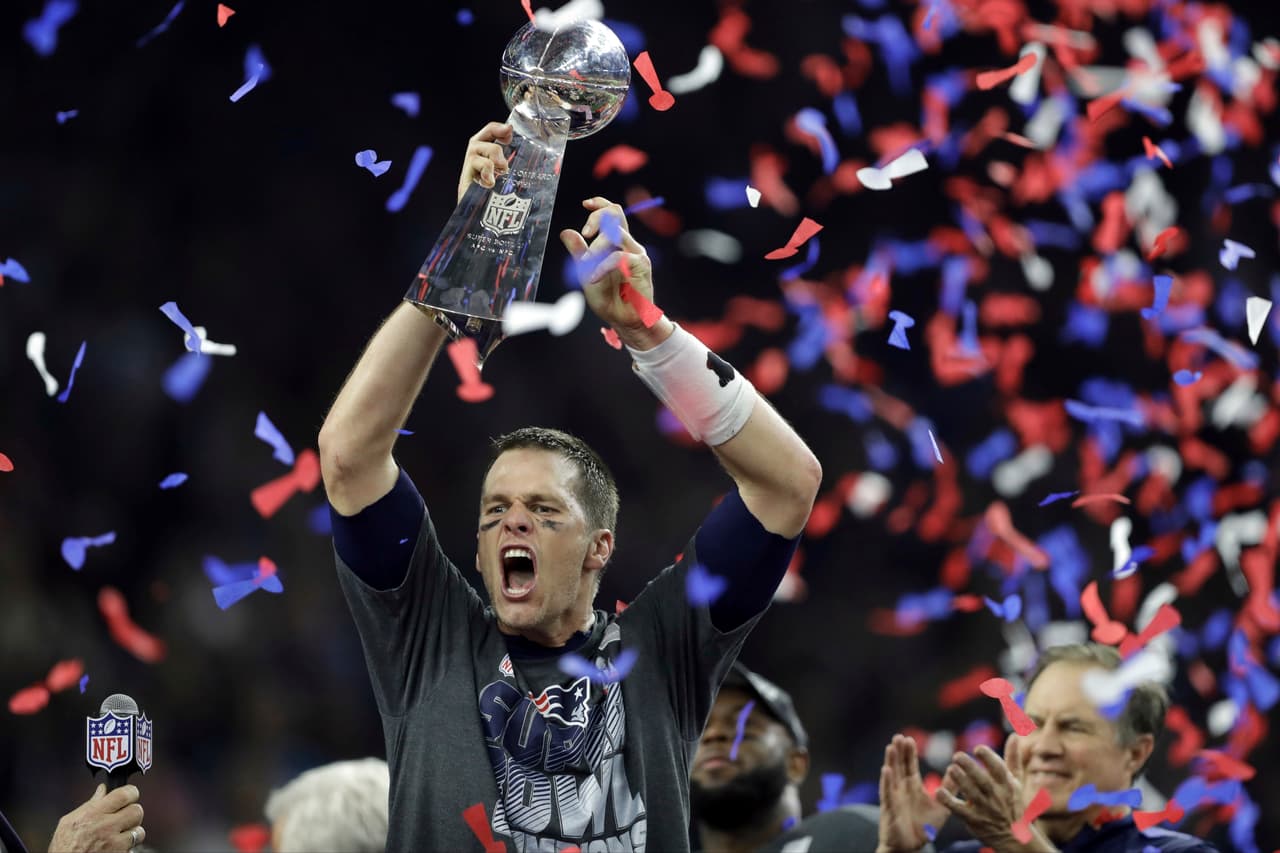 El MVP del Super Bowl fue Tom Brady, aunque el mariscal sufrió el robo de su playera. Al final, la prenda apareció y estaba en manos de un periodista.