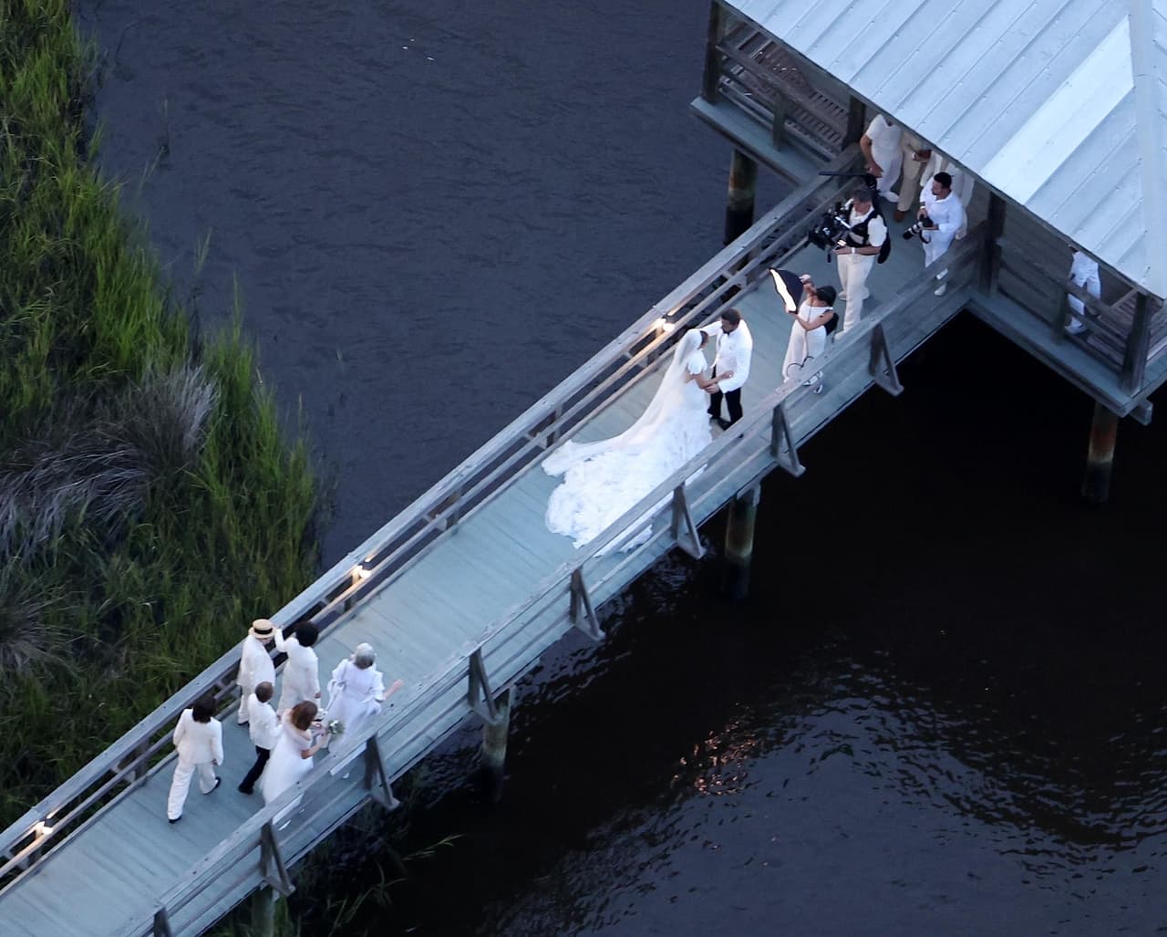 El asunto vuelve a estar a debate luego de la gran fiesta y boda que llevaron a cabo el pasado fin de semana ante sus amigos y familiares en Georgia. 
<br>