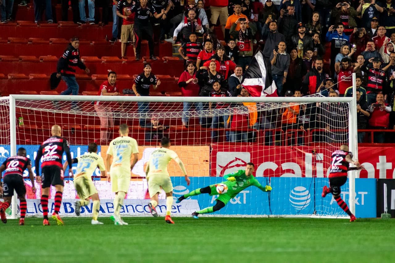Gustavo Bou ejecutó correctamente desde los 11 pasos y decretó el empate al minuto 71.