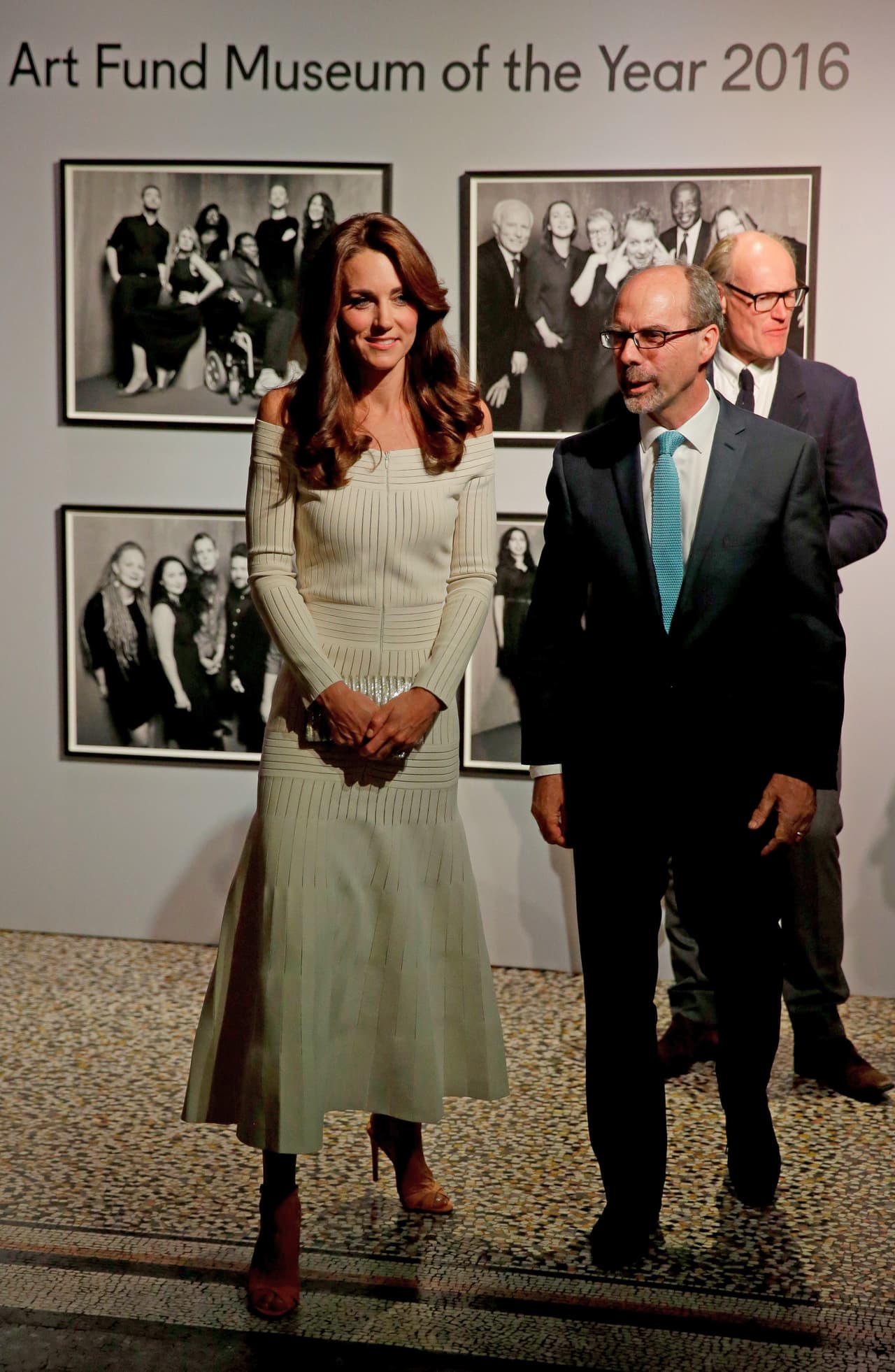 Pero además de su atuendo y belleza, Kate llamó la atención por otra cosa.