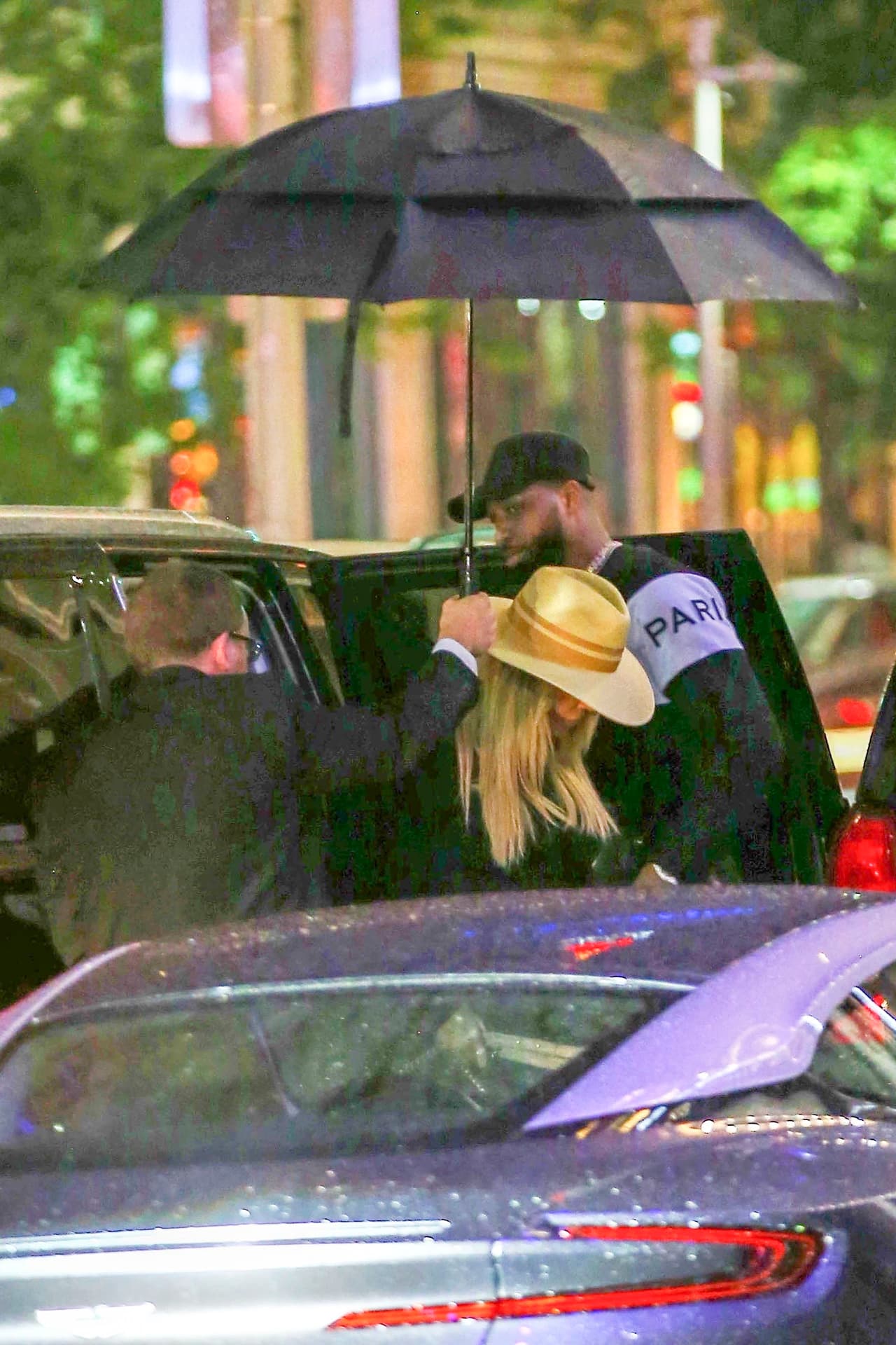 "Agradezco tu opinión y espero que la mantengas con todos los que estén en una situación como la mía", añadió la tercera del clan 
<b>Kardashian-Jenner</b>.