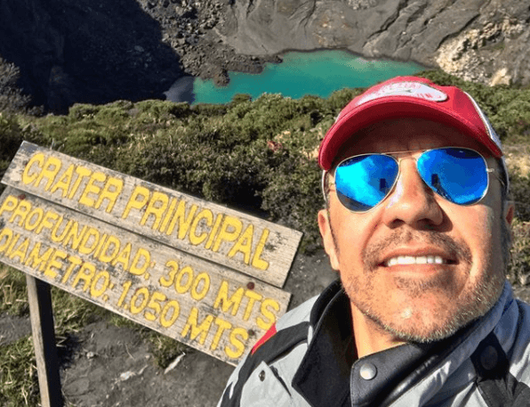 Adrián Uribe disfruta de sus vacaciones en Costa Rica 