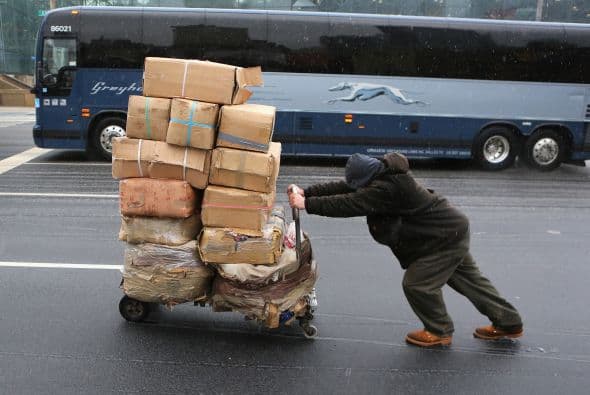 <b>Inspectores de transporte</b>
<br>
<br>Salario promedio anual en Houston: 
<b>$82,740</b>
<br>Salario promedio anual nacional: 
<b>$81,320</b>
<br>
<br>
<b>Descripción del puesto:</b> Inspeccionar equipos o bienes en relación con el transporte seguro de carga o personas. Incluye inspectores de transporte ferroviario, como inspectores de carga, e inspectores ferroviarios.