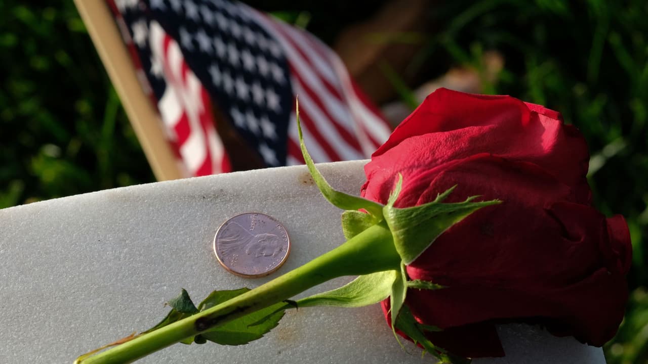 "No han sido reconocidos por su servicio": Los Ángeles honra en Memorial Day a los veteranos deportados
