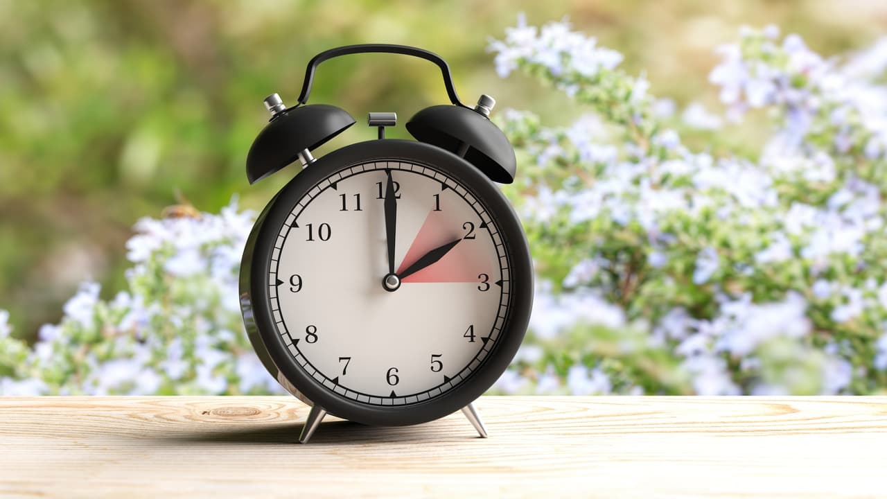 Cambio de horario en California 2025: ¿Cuándo es y cómo prepararse para los posibles efectos en la salud?