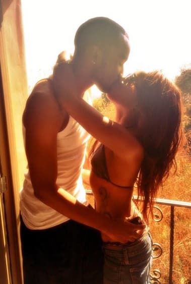 Parece que Bobbi se había dado cuenta de que no era sano estar con alguien así y contaría a un amigo cercano todos los abusos que había sufrido., pero nunca llegó pues quedó inconsciente.