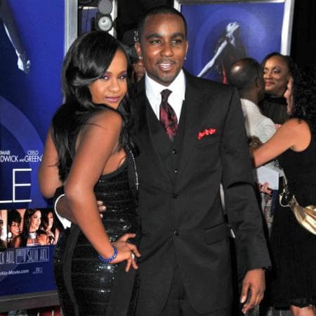 Estando al lado de Bobbi, nada podría faltarle... parecía el negocio perfecto, pero no todo era tan sencillo, pues la herencia estaba bien protegida.