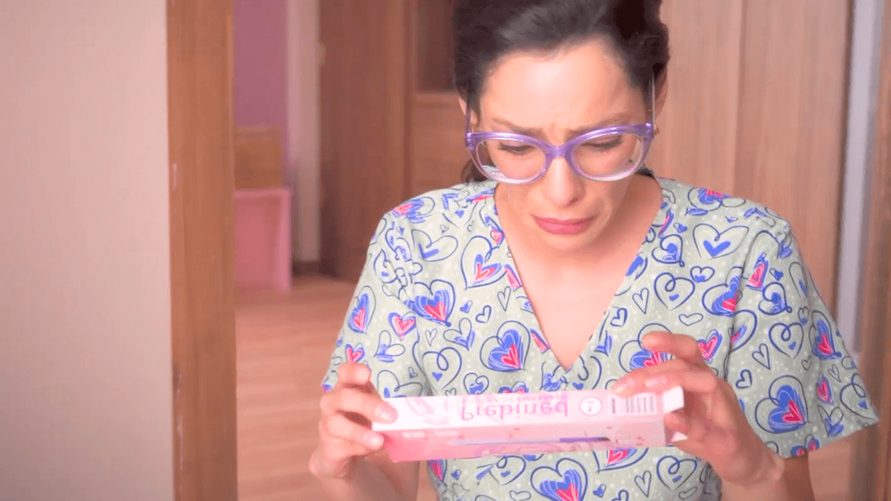 Consuelo cree que Valeria está embarazada | Tan Cerca De Ti, Nace El Amor | Capítulo 42