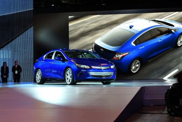 Por su parte, el Volt sufre un rediseño importante para el modelo 2016.