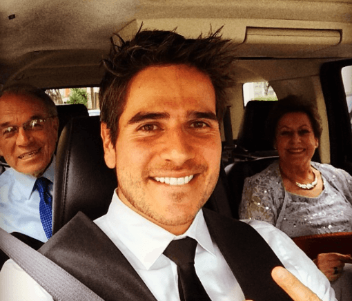 Lo más importante y valioso en su vida es su familia, por lo que algunas ocasiones ha presumido en redes sociales la gran relación que tiene con sus padres. 
<br>