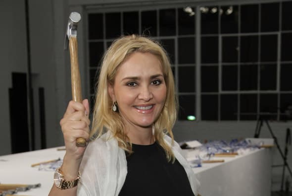 Giran orden de aprehensión contra Angélica Fuentes