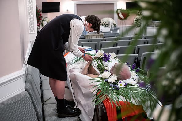 Lily Sage Weinrieb confiesa que está agotada por el exceso de trabajo.