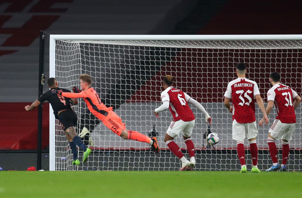 Gabriel Jesus (3’) abrió el marcador para la visita y Lacazette (31’) emparejaba los cartones. Mahrez (54’), Foden (59’) y Laporte (73’) completaron la tremenda goleada en la justa copera.