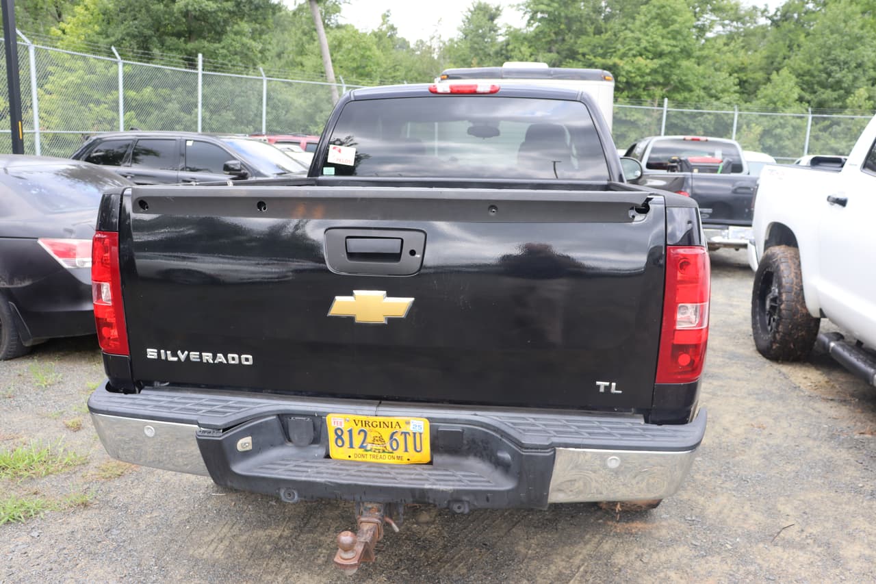 No todos los vehículos tienen placa de Carolina del Norte. Esta camioneta, por ejemplo, tiene la de Virginia.