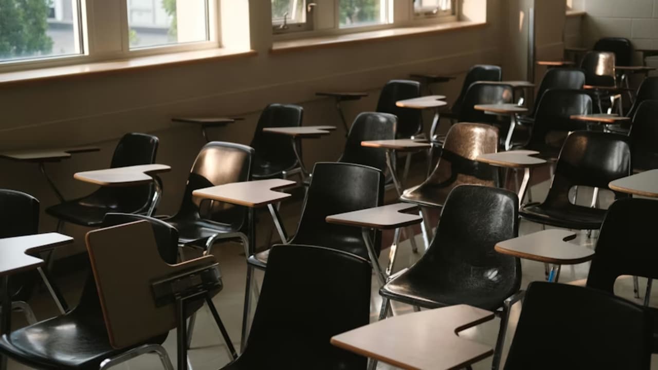 Varias escuelas de Florida anuncian cierres para la próxima semana