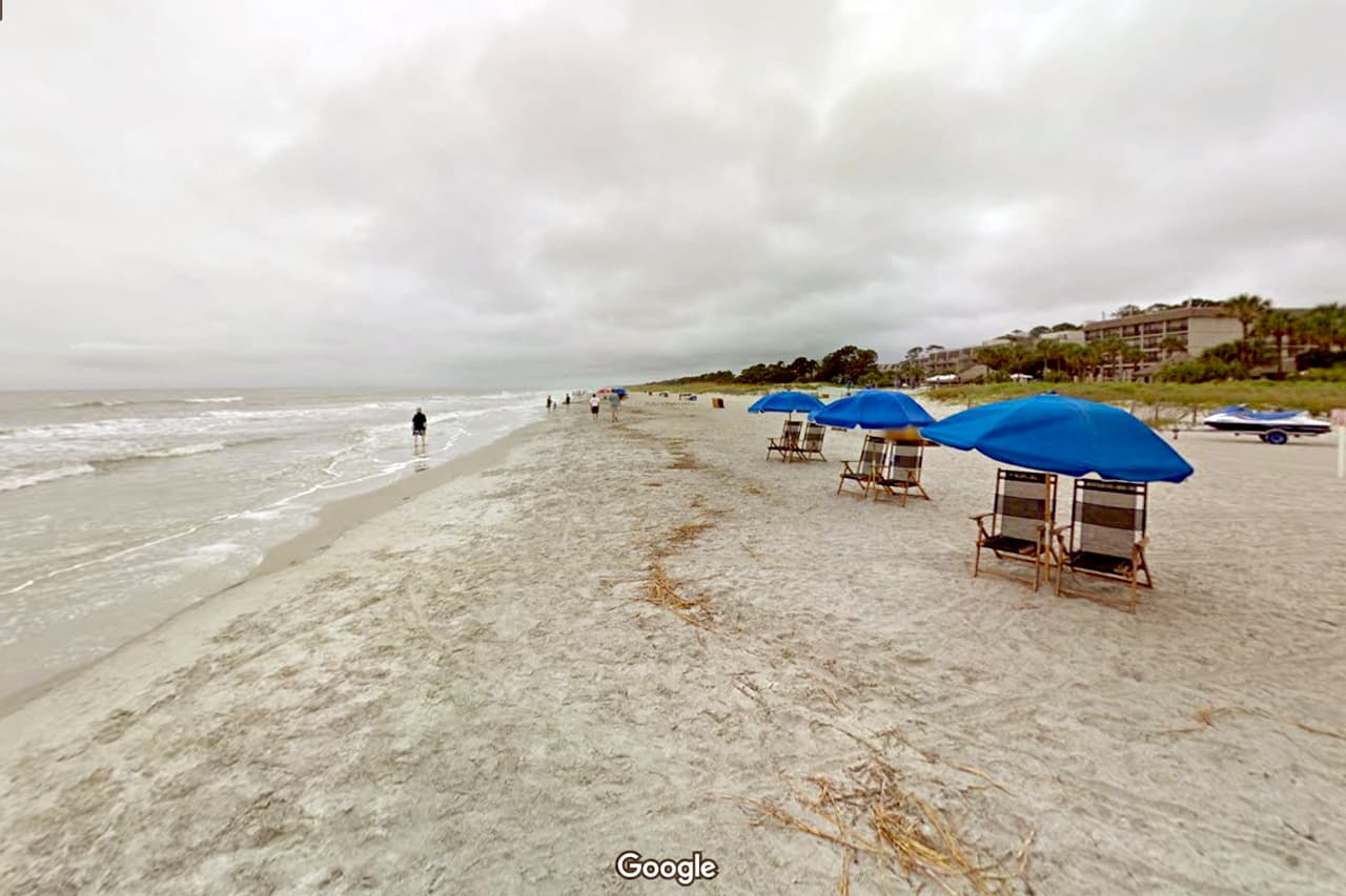 <b>Puesto 19.</b>
<b>Playa Coligny, Hilton Head, Carolina del sur</b>. “Hermosas millas de arena. Ideal para largos paseos por la playa. Bonitos pasillos con baños, duchas, vestidores y terrazas para hacer reuniones”.