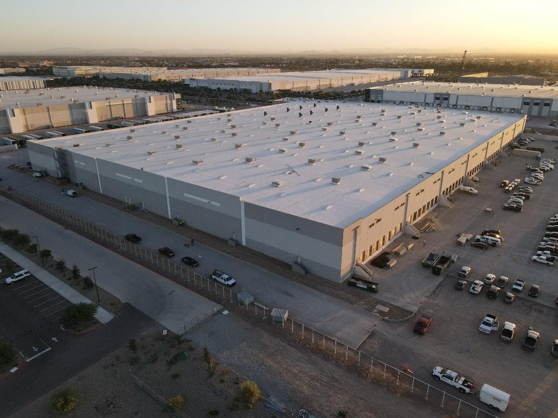 La instalación de Goodyear ubicada cerca de la
<a href="https://goo.gl/maps/TyifMM2DSZS2Hd9u8" target="_blank">Avenida 143 y Yuma Road</a> emplea actualmente a 37 miembros y
<b>está buscando contratar a 113 personas</b> para la temporada navideña, explicó un portavoz de FedEx mediante un correo electrónico dirigido a
<a href="https://www.univision.com/local/arizona-ktvw/">Univision Arizona</a>.