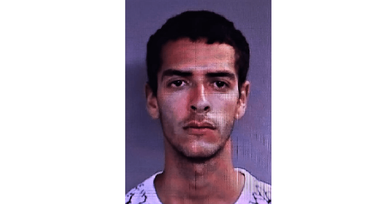 Presentan cargos a sujeto que robó plátanos junto a menores en Aguada