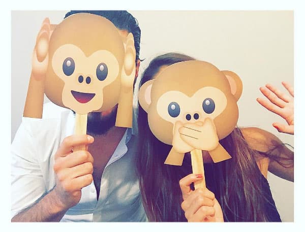 Ambos tienen muy buen humor y son muy juguetones, ¿qué tal con estos emojis de changuitos?