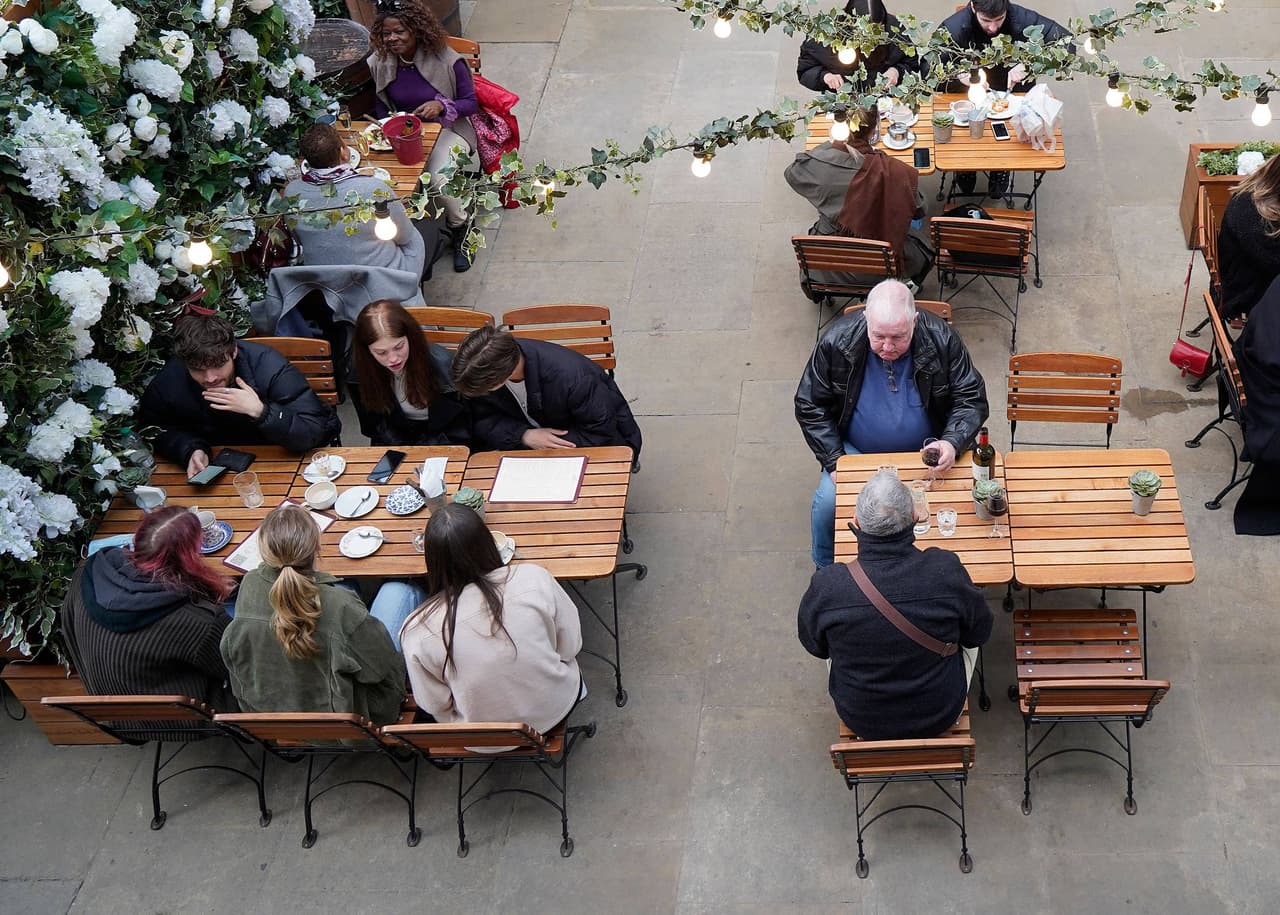 El condado de Los Ángeles podría pasar al nivel amarillo de riesgo por coronavirus la próxima semana
