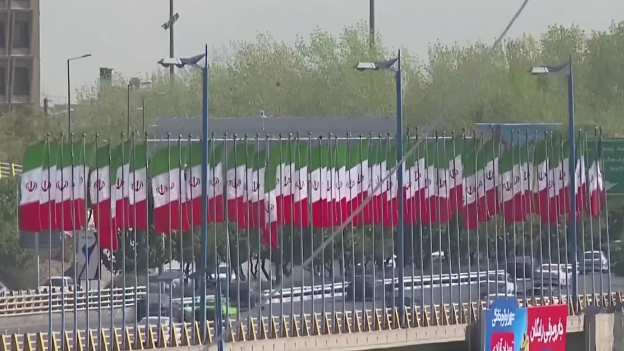 Irán advierte guerra regional mientras Trump despliega fuerzas navales y presiona por un acuerdo