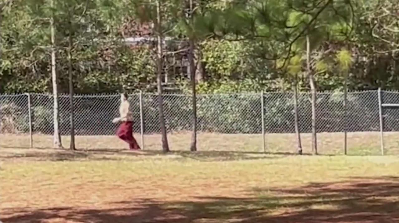 Residentes alarmados en Sanford por hombre acusado de exponerse ante menores