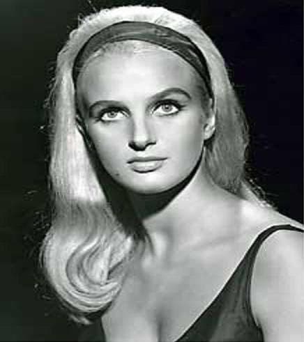 El 14 de mayo de 2006 la terapeuta sexual fue arrastrada por una enorme ola que la estrelló en las rocas, debido a la marea alta que había, los salvavidas no pudieron auxiliarla, así lo informó el diario mexicano 
<a href="http://www.jornada.unam.mx/2006/05/16/index.php?section=sociedad&article=051n2soc">La Jornada</a> en aquel entonces.
<br>