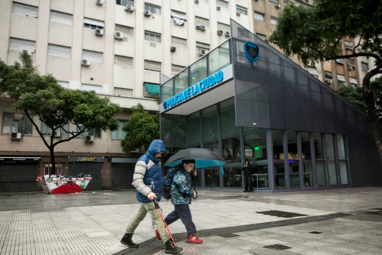 Las autoridades dijeron que no estaban claras las causas del corte y abrieron una investigación.
<br>